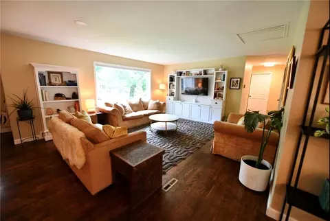 Living - 302 SE Corder St, Lees Summit, MO 64063 photo 1 of 1