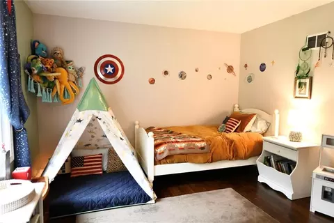 Bedroom - 302 SE Corder St, Lees Summit, MO 64063 photo 5 of 6
