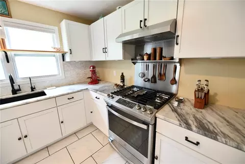 Kitchen - 302 SE Corder St, Lees Summit, MO 64063 photo 1 of 4