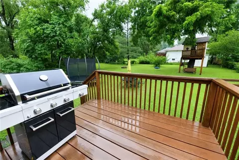 Exterior - 302 SE Corder St, Lees Summit, MO 64063 photo 2 of 2