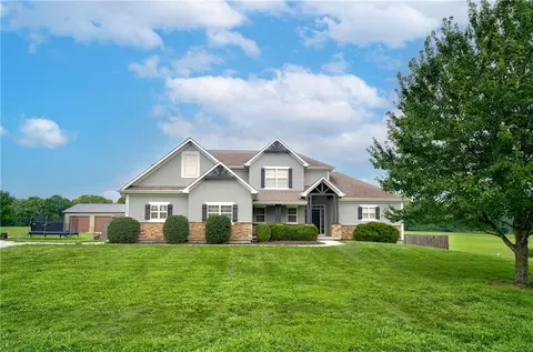 17522 Rock Island Rd, Pleasant Hill, MO 64080