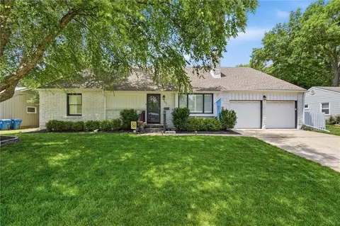 7624 Lamar Ave, Prairie Village, KS 66208