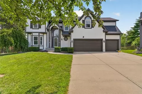 7903 W 129th Ter, Overland Park, KS 66213