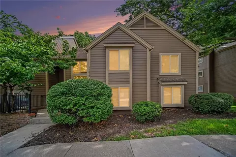 11216 Nieman Rd #101, Overland Park, KS 66210