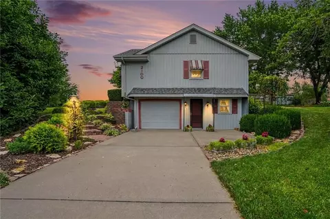 2100 Crescent Dr, Liberty, MO 64068