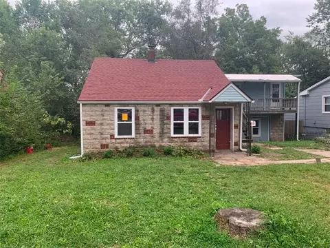516 SW 13 St, Blue Springs, MO 64015