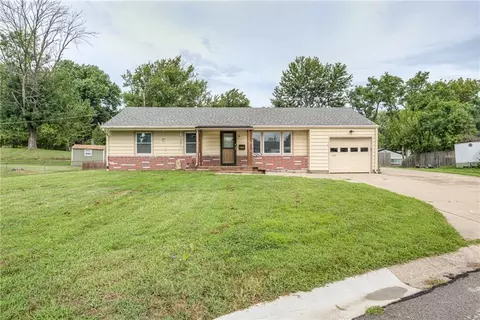 3908 N Denver Ct, Kansas City, MO 64117