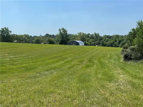 Other - 1105 Vine St, Macon, MO 63552 photo 5 of 6