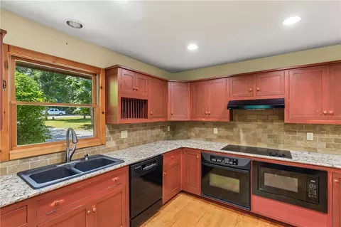 Kitchen - 110 SE 1804p Ln, Clinton, MO 64735 photo 1 of 4