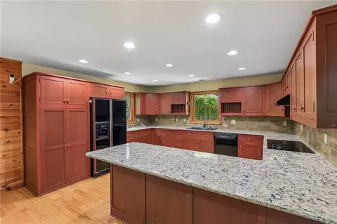 Kitchen - 110 SE 1804p Ln, Clinton, MO 64735 photo 2 of 4