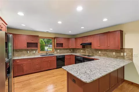 Kitchen - 110 SE 1804p Ln, Clinton, MO 64735 photo 3 of 4