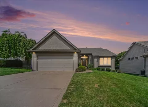 3104 NW 86th St, Kansas City, MO 64154