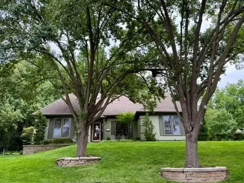 18502 W 114th St, Olathe, KS 66061