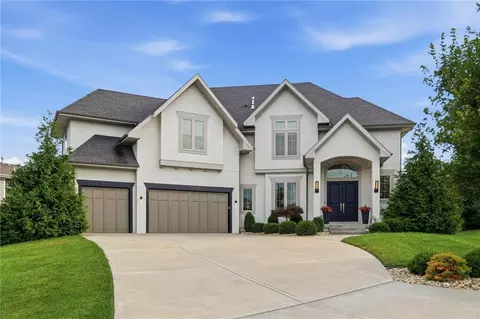 15728 Canterbury St, Overland Park, KS 66224