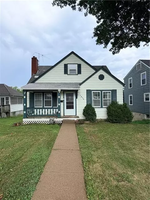 1213 Central St, Leavenworth, KS 66048