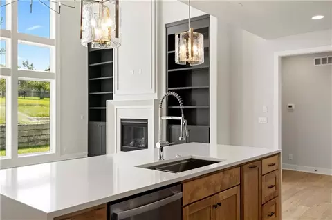 Kitchen - 511 Turnbridge Dr, Raymore, MO 64083 photo 5 of 6