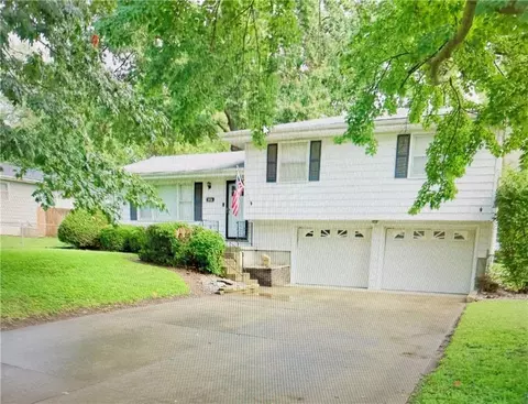 1916 Osage St, Leavenworth, KS 66048