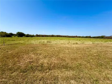 29610 S West Outer Rd, Harrisonville, MO 64701
