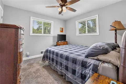 Bedroom - 13021 E 40th Ter, Independence, MO 64055 photo 4 of 7
