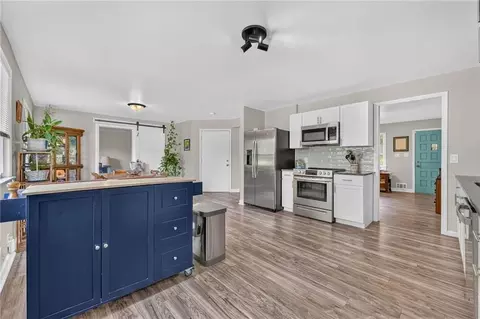 Kitchen - 13021 E 40th Ter, Independence, MO 64055 photo 4 of 6