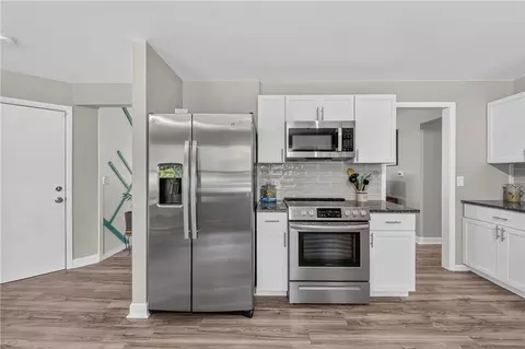 Kitchen - 13021 E 40th Ter, Independence, MO 64055 photo 6 of 6