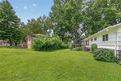 Exterior - 13021 E 40th Ter, Independence, MO 64055 photo 6 of 8