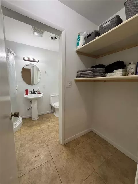 Bath - 800 E Hill St, Independence, KS 67301 photo 3 of 3