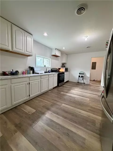 Kitchen - 800 E Hill St, Independence, KS 67301 photo 1 of 3