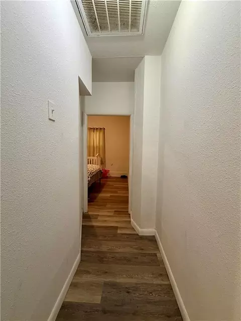 Entry Way - 800 E Hill St, Independence, KS 67301 photo 2 of 3