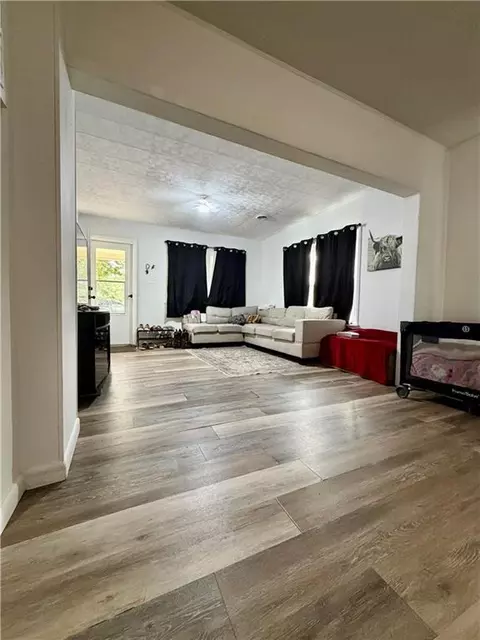 Living - 800 E Hill St, Independence, KS 67301 photo 1 of 1