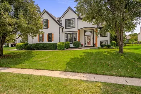 23603 W 53rd Ter, Shawnee, KS 66226
