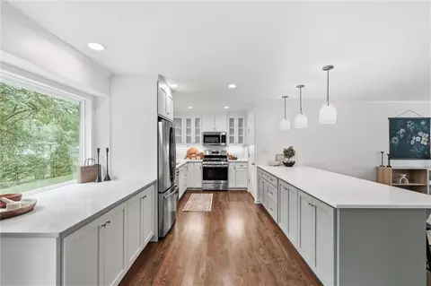 2309 W 104th St, Leawood, KS 66206