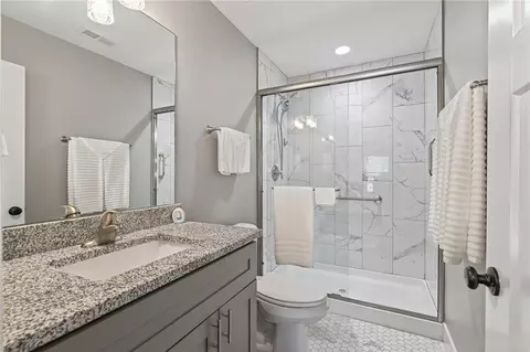 Bath - 1722 Joann Dr, Raymore, MO 64083 photo 1 of 2