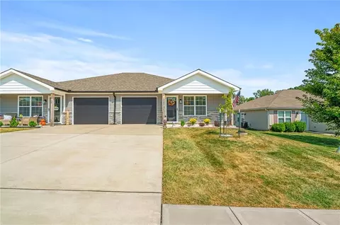 Exterior - 1722 Joann Dr, Raymore, MO 64083 photo 3 of 3
