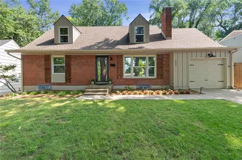 9025 Holly St, Kansas City, MO 64114