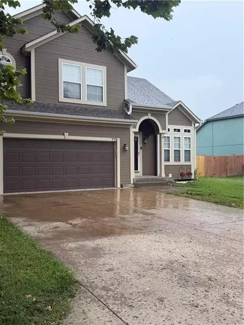 770 River Falls Rd, Edwardsville, KS 66111