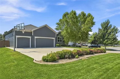 25069 W 150th Ter, Olathe, KS 66061