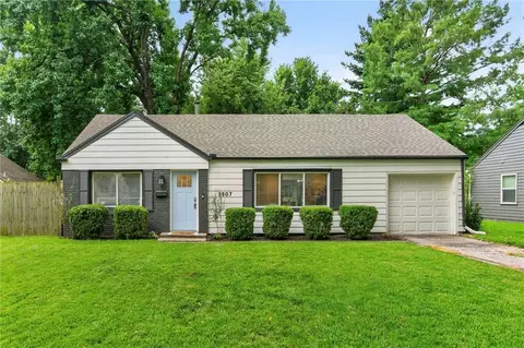 2507 W 77th St, Prairie Village, KS 66208