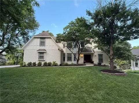 11404 Linden St, Leawood, KS 66211