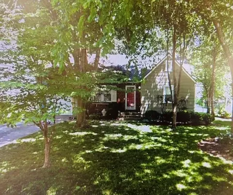 8407 Mercier St, Kansas City, MO 64114