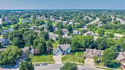 View/Area - 2525 SE Nottingham Dr, Lees Summit, MO 64063 photo 2 of 14