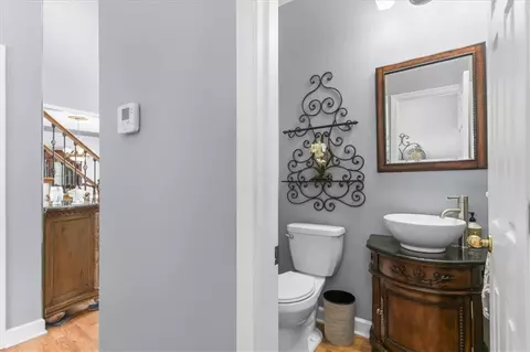 Entry Way - 2525 SE Nottingham Dr, Lees Summit, MO 64063 photo 3 of 5