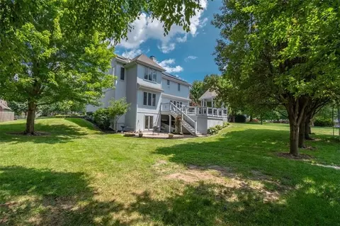 Exterior - 2525 SE Nottingham Dr, Lees Summit, MO 64063 photo 5 of 11