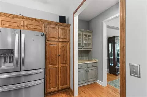 Entry Way - 2525 SE Nottingham Dr, Lees Summit, MO 64063 photo 5 of 5