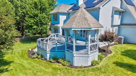 Exterior - 2525 SE Nottingham Dr, Lees Summit, MO 64063 photo 11 of 11