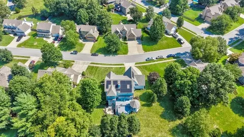 View/Area - 2525 SE Nottingham Dr, Lees Summit, MO 64063 photo 8 of 14
