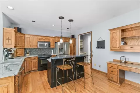 Kitchen - 2525 SE Nottingham Dr, Lees Summit, MO 64063 photo 4 of 7
