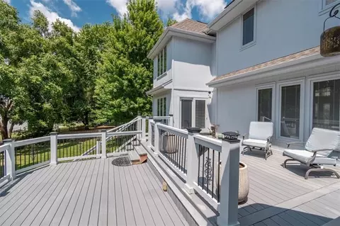 Exterior - 2525 SE Nottingham Dr, Lees Summit, MO 64063 photo 10 of 11