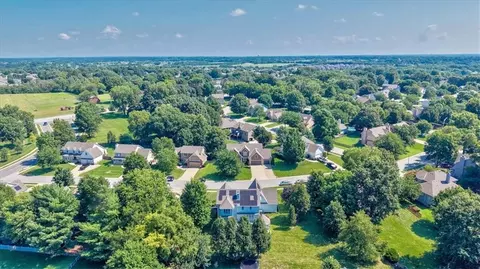 View/Area - 2525 SE Nottingham Dr, Lees Summit, MO 64063 photo 9 of 14