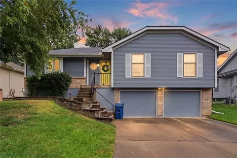 1112 SW Breckenridge Ct, Blue Springs, MO 64015